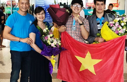 Huy Chương Bạc từ Romania